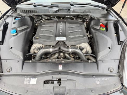 Used 2016 Porsche Cayenne GTS AWD/4WD image 93