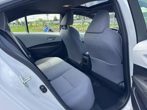 Used 2020 Toyota Corolla SE w/ SE Premium Package FWD image 15