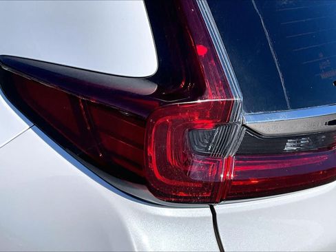 Used 2021 Honda CR-V Touring image 29