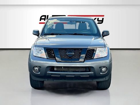Used 2020 Nissan Frontier SV w/ Midnight Edition Floor Mats RWD image 2