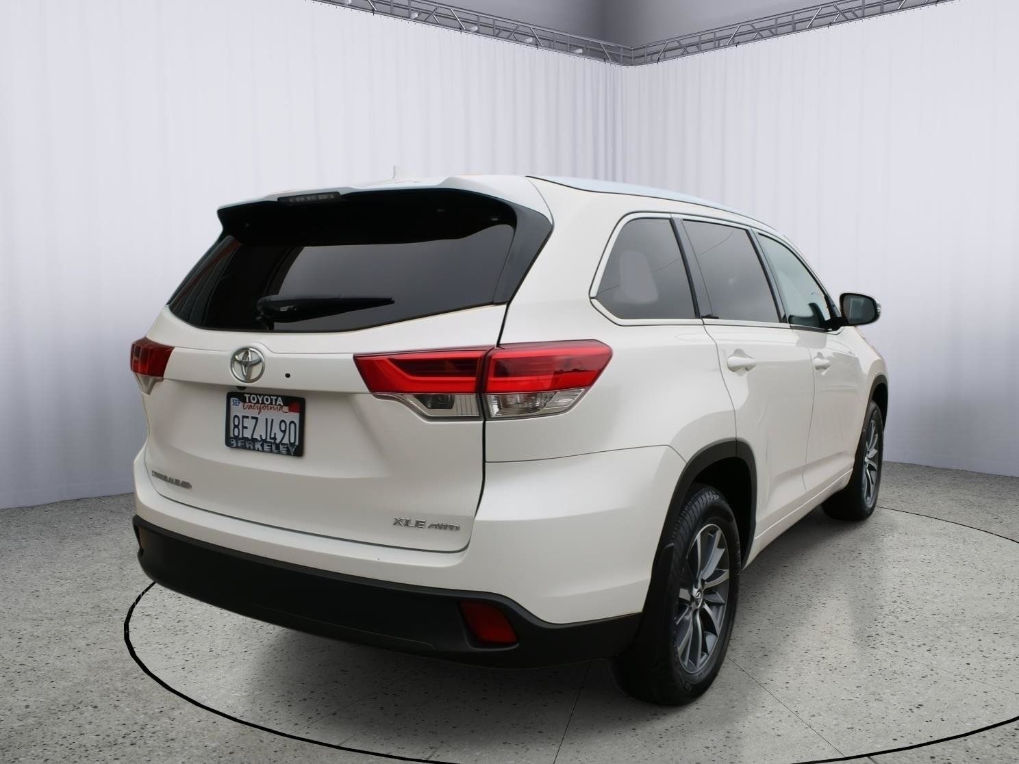 Used 2018 Toyota Highlander XLE AWD/4WD image 8