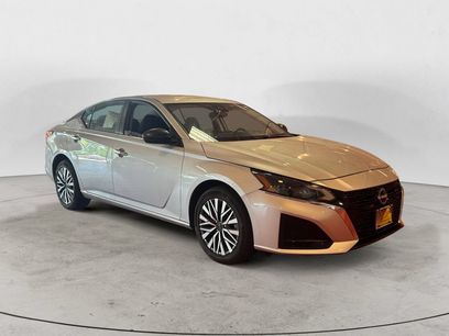 Used 2024 Nissan Altima 2.5 SV