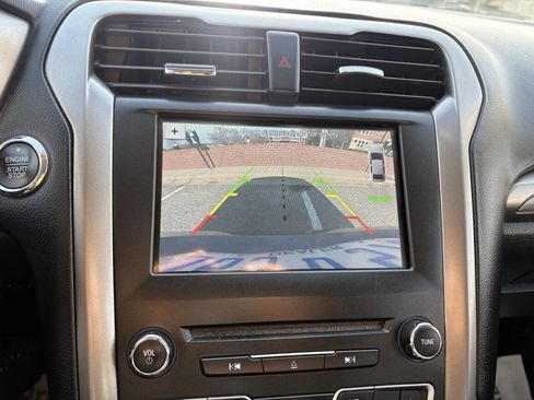 Used 2017 Ford Fusion SE w/ Fusion SE Technology Package FWD image 37