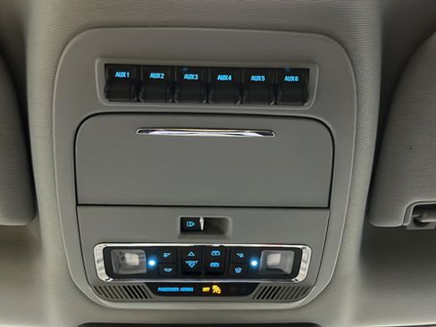 Used 2024 Ford F250 Lariat w/ Lariat Ultimate Package AWD/4WD image 37