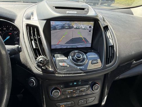 Used 2017 Ford Escape Titanium AWD/4WD image 17