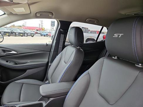 Used 2026 Buick Encore GX Sport Touring w/ Comfort Package image 11