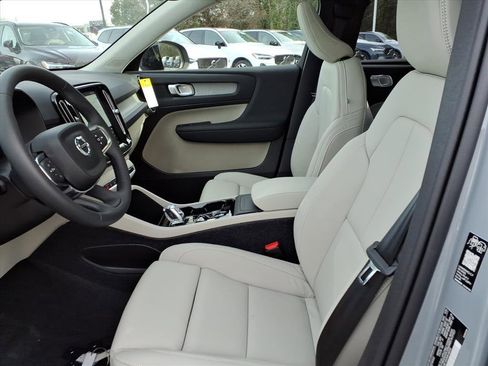 New 2026 Volvo XC40 B5 Plus w/ Protection Package Premier image 17