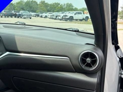 Used 2022 Chevrolet Blazer LT FWD image 29