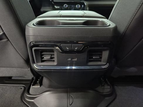 Used 2023 GMC Sierra 1500 AT4 w/ AT4 Premium Package AWD/4WD image 27