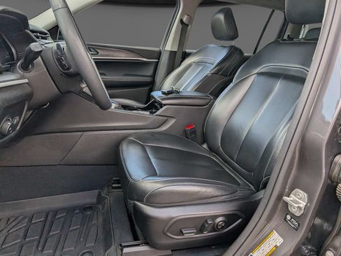 Used 2023 Jeep Grand Cherokee L Limited RWD image 17