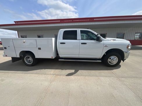 Used 2024 RAM 3500 Tradesman w/ Chrome Appearance Group AWD/4WD image 1