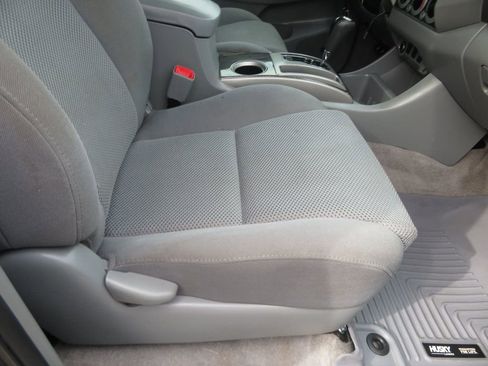 Used 2011 Toyota Tacoma PreRunner w/ TRD Off-Road Pkg w/JBL Audio image 38