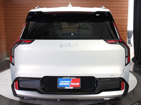 Used 2024 Kia EV9 GT-Line image 2