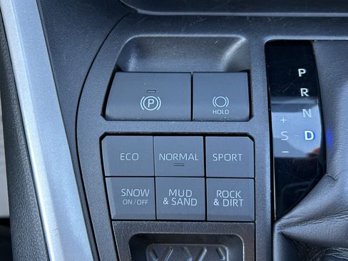 Certified 2024 Toyota RAV4 XLE image 31