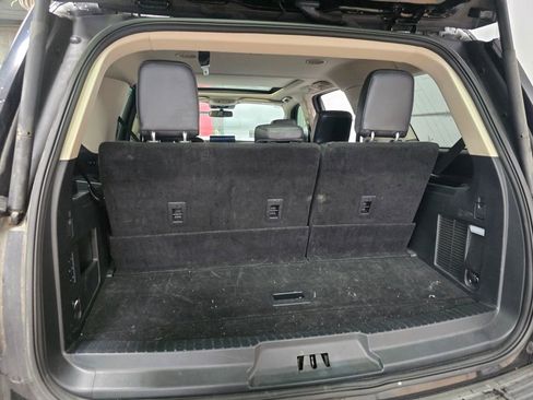 Used 2024 Ford Expedition XLT image 30