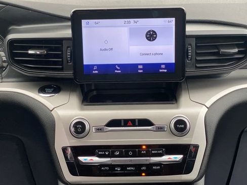 Used 2023 Ford Explorer XLT w/ Class IV Trailer Tow Package AWD/4WD image 22