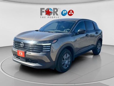 Used 2025 Nissan Kicks S FWD image 23