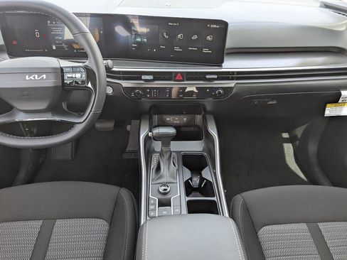 New 2026 Kia Sorento LX FWD image 15