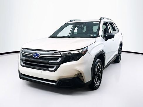 Used 2025 Subaru Forester Premium AWD/4WD image 3