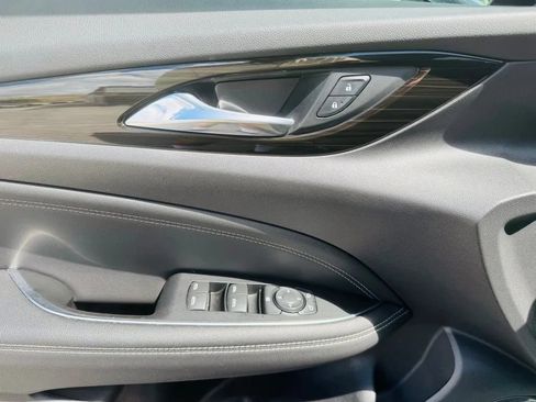 Used 2018 Buick Regal Preferred w/ Driver Confidence Package #1 AWD/4WD image 9