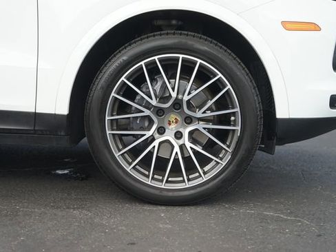 Used 2019 Porsche Cayenne AWD/4WD image 4