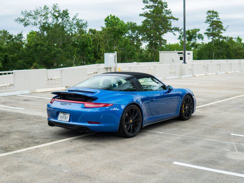 Used 2015 Porsche 911 Targa 4S w/ Sport Chrono Package AWD/4WD image 10