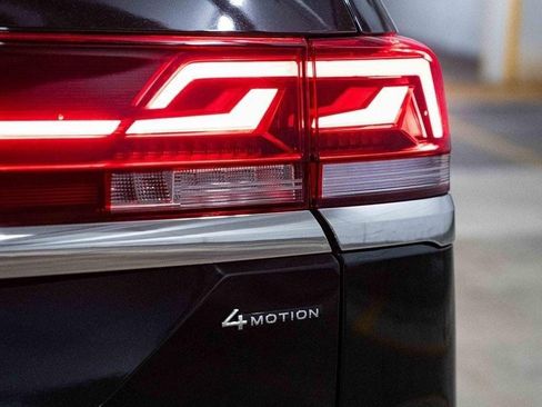 New 2026 Volkswagen Atlas SE w/ Black Wheel Package AWD/4WD image 6