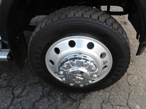 Used 2021 RAM 5500 Tradesman w/ Chrome Appearance Group image 33