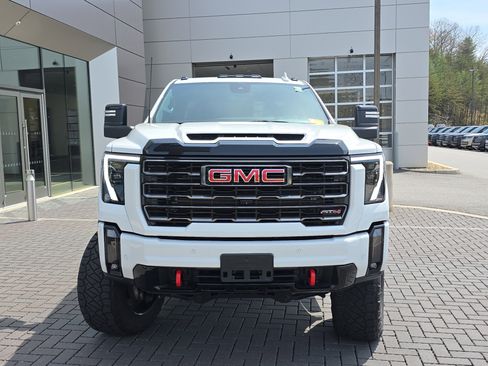 Used 2024 GMC Sierra 2500 AT4 w/ AT4 Premium Plus Package AWD/4WD image 2