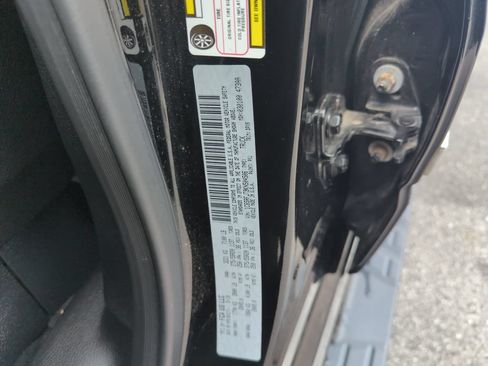 Used 2019 RAM 1500 Laramie AWD/4WD image 37