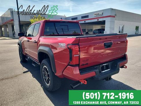 Certified 2025 Toyota Tacoma TRD Off-Road AWD/4WD image 7