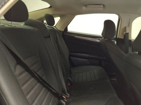 Used 2020 Ford Fusion SE FWD image 19