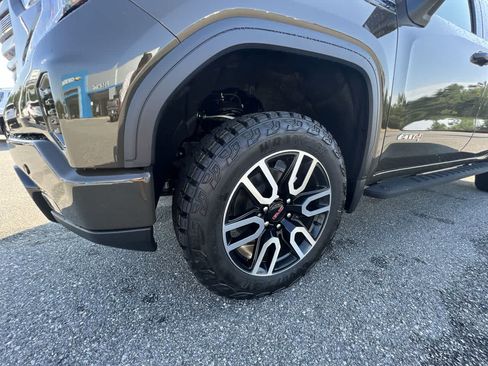 Used 2023 GMC Sierra 1500 AT4 w/ AT4 Premium Package AWD/4WD image 33