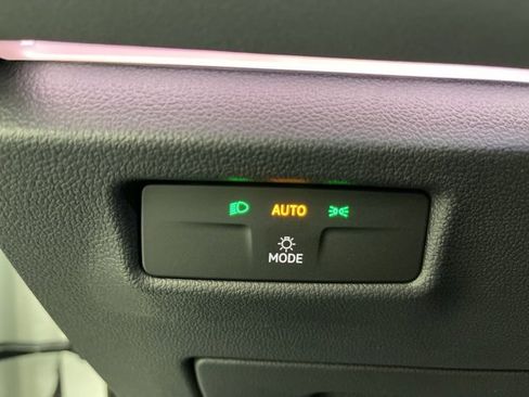 New 2026 Volkswagen Tiguan SE image 20