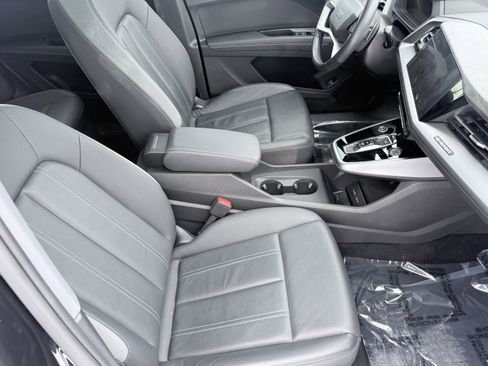 Used 2023 Audi Q4 e-tron Premium Plus w/ Premium Plus image 13