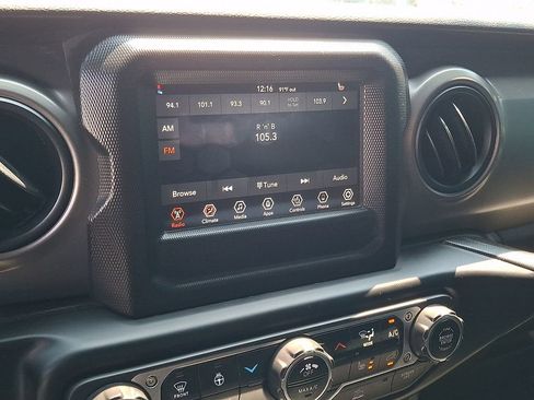 Used 2022 Jeep Wrangler Unlimited Sport AWD/4WD image 3
