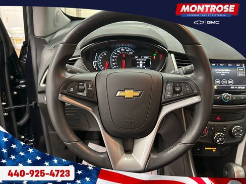 Used 2022 Chevrolet Trax LT w/ LT Convenience Package image 14
