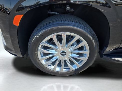 Used 2024 Cadillac Escalade Premium Luxury AWD/4WD image 46