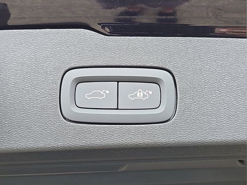 New 2026 Volvo V60 B5 Cross Country Plus w/ Protection Package Premier image 14