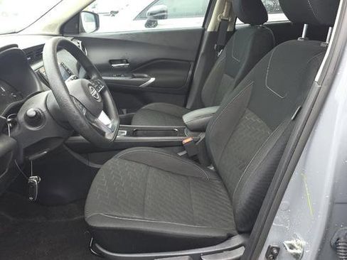 Used 2024 Nissan Kicks SV FWD image 5