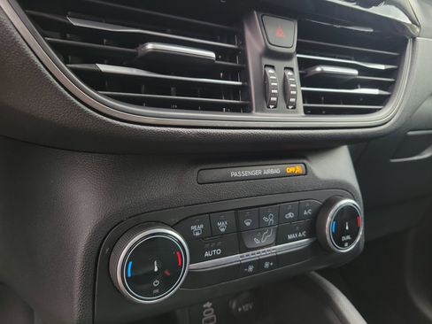 Used 2025 Ford Escape Active image 10