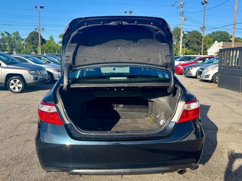 Used 2016 Toyota Camry SE FWD image 9
