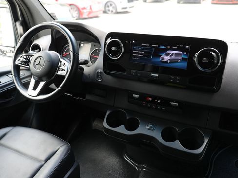 Used 2022 Mercedes-Benz Sprinter 4500 w/ Parking Package image 51