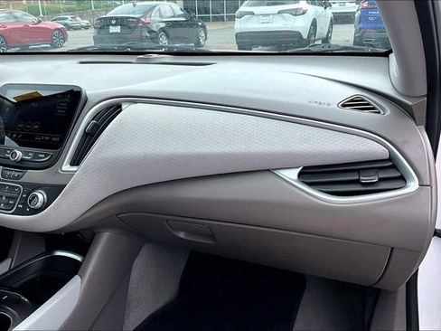 Used 2022 Chevrolet Malibu LT image 21