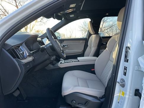 New 2026 Volvo XC90 B6 Plus w/ Protection Package Premier image 13