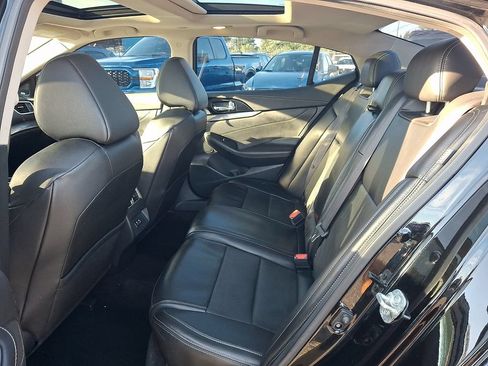 Used 2020 Nissan Maxima 3.5 SL w/ Floor Mat Group FWD image 10