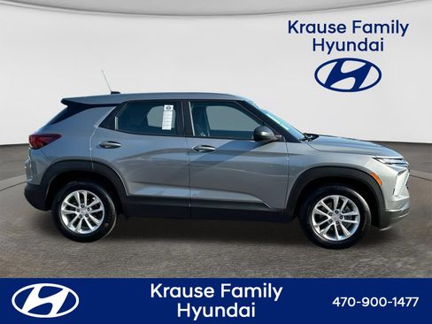Used 2024 Chevrolet TrailBlazer LS w/ LS Confidence Package FWD image 9