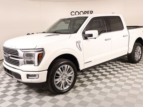 Used 2025 Ford F150 Platinum w/ Equipment Group 703A Plus AWD/4WD image 12
