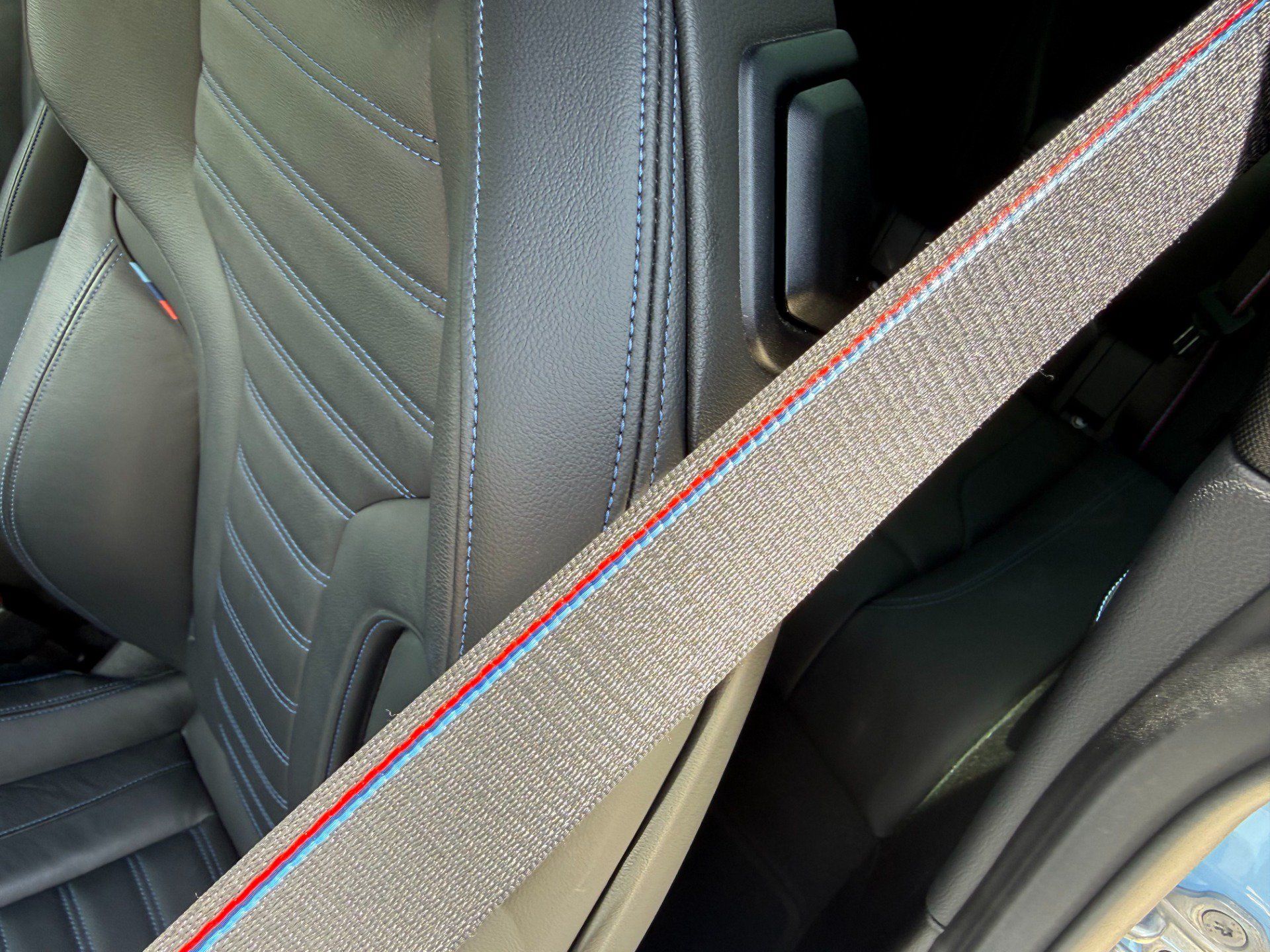 Used 2023 BMW M2 w/ Lighting Package RWD image 15