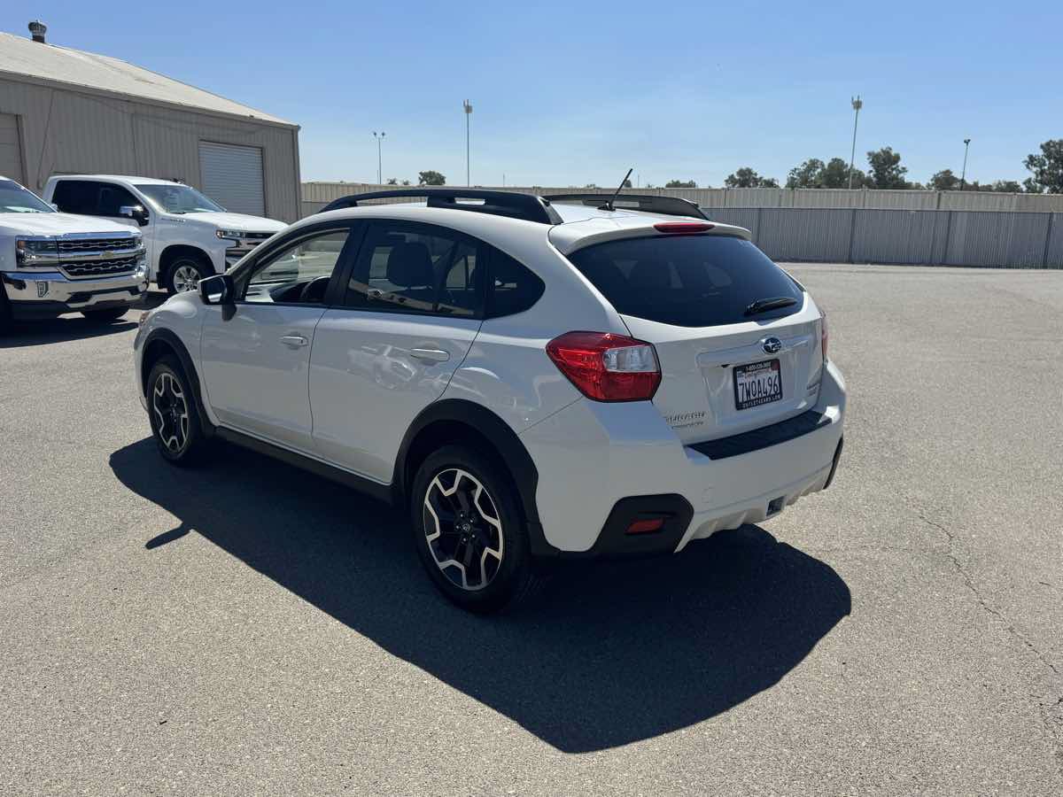 Used 2017 Subaru Crosstrek 2.0i Premium w/ Moonroof Package AWD/4WD image 7